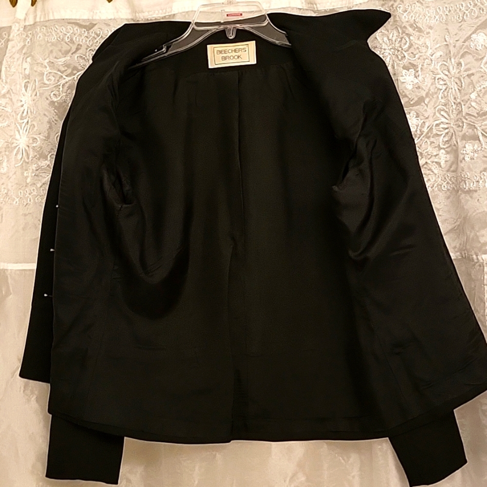 Classic Black Blazer, Tailored Waist, 5-Button, Notched Lapel, 10 - Picture 6 of 11